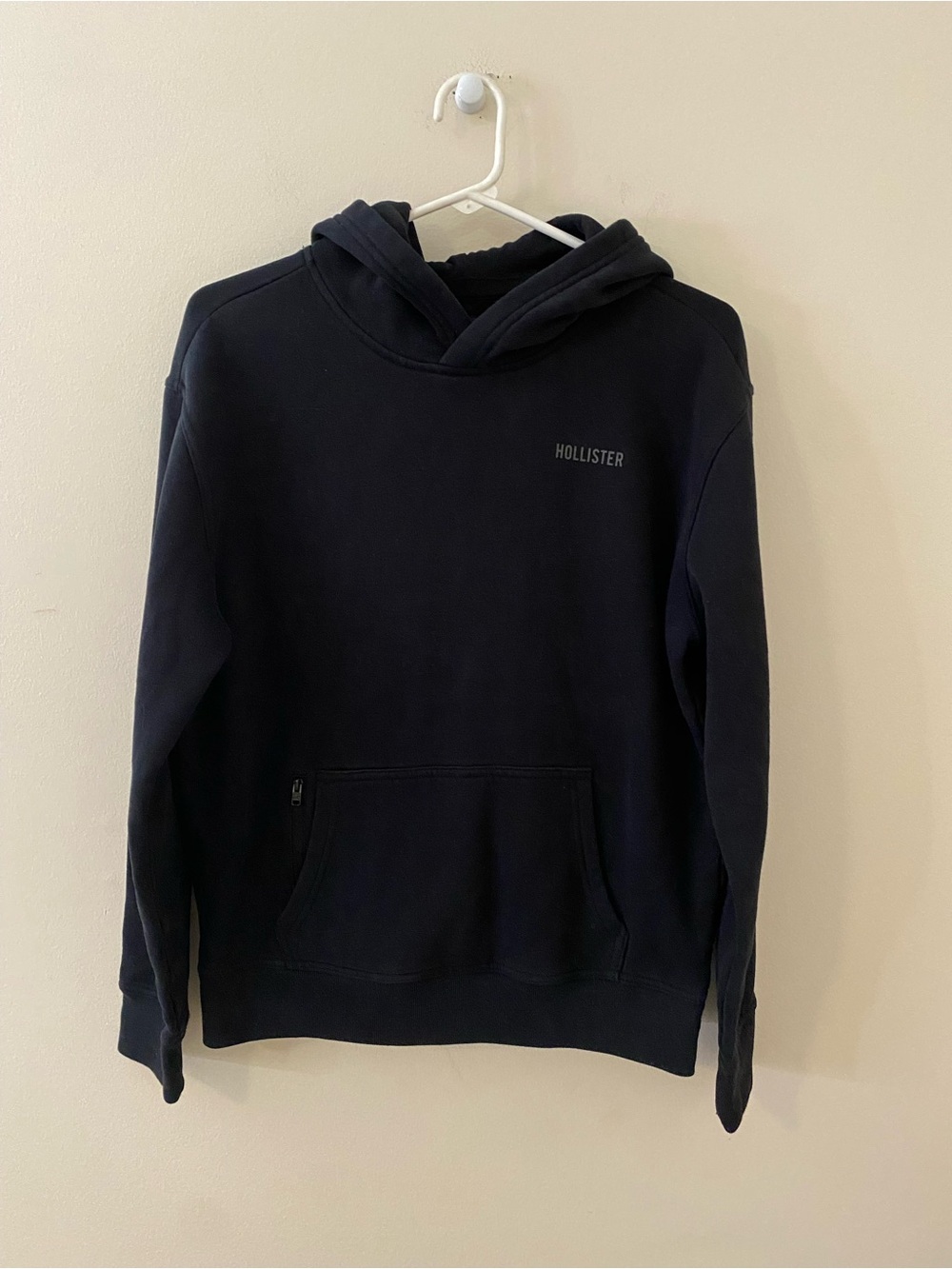 Hollister Black  Pullover Hoodie cotton blend with zipper pockets unisex